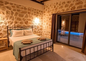 فيلتان في منطقة كاس أنطاليا للبيع. 