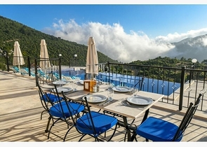 فيلتان في منطقة كاس أنطاليا للبيع. 