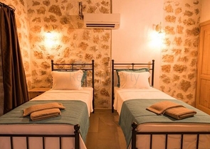 فيلتان في منطقة كاس أنطاليا للبيع. 