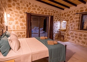 فيلتان في منطقة كاس أنطاليا للبيع. 