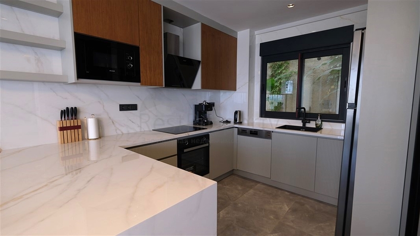 فيلا فاخرة مطلة على البحر في كارجيجاك