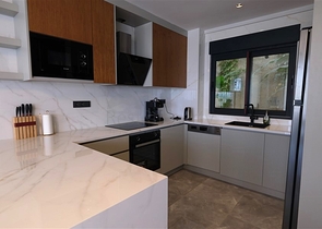 فيلا فاخرة مطلة على البحر في كارجيجاك