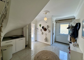 فيلا واسعة مع إطلالة بانورامية على البحر في ألانيا