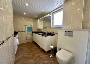 فيلا واسعة مع إطلالة بانورامية على البحر في ألانيا