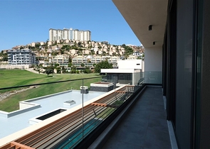 فيلا حديثة مع إطلالة بانورامية على البحر في كارجيجاك