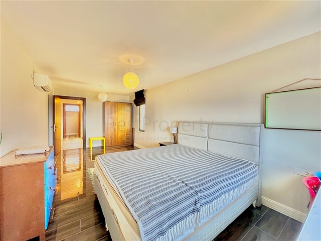 فيلا واسعة مع إطلالة بانورامية على البحر في قلب ألانيا