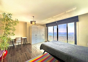 فيلا واسعة مع إطلالة بانورامية على البحر في قلب ألانيا