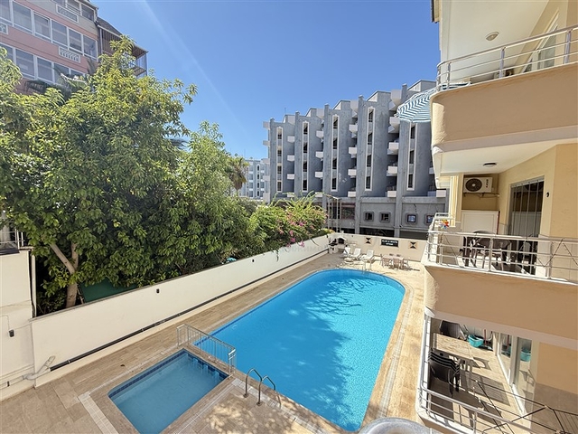 شقة فسيحة 1 + 1 على بعد 100 متر فقط من البحر في كلا الاتجاهين