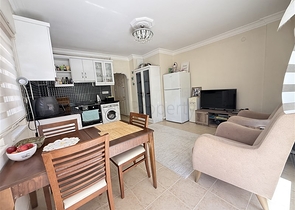 شقة فسيحة 1 + 1 على بعد 100 متر فقط من البحر في كلا الاتجاهين