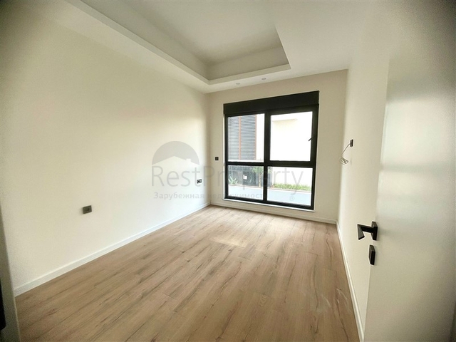 شقة حديثة 1 + 1 في مجمع جديد مع حمام سباحة ومنطقة سبا في محمودلار