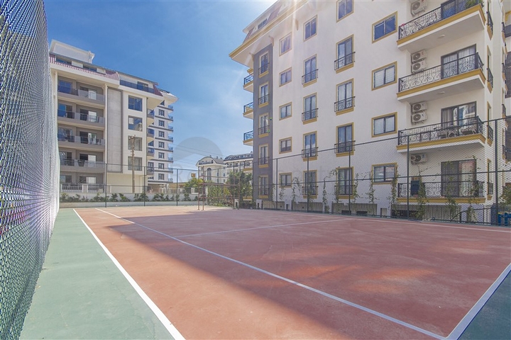 شقة حديثة 1 + 1 في مجمع جديد مع حمام سباحة ومنطقة سبا في محمودلار