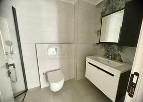 شقة حديثة 1 + 1 في مجمع جديد مع حمام سباحة ومنطقة سبا في محمودلار