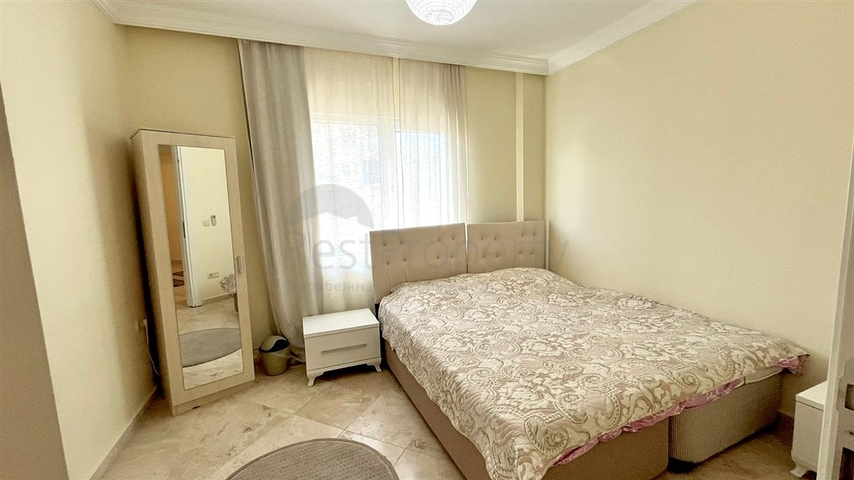 شقة فسيحة 2 + 1 مع حمام سباحة وبنية تحتية متطورة في وسط محمودلار