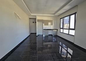 شقة 1+1 مطلة على البحر وبنية تحتية غنية في محمودلار