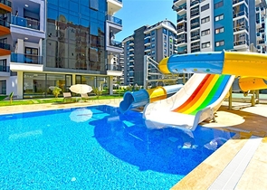 شقة 1+1 مطلة على البحر وبنية تحتية غنية في محمودلار