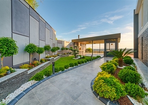 فيلا فسيحة 4 + 1 مطلة على البحر وبنية تحتية خاصة في كستل