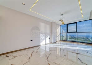 فيلا فسيحة 4 + 1 مطلة على البحر وبنية تحتية خاصة في كستل