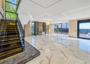 فيلا فسيحة 4 + 1 مطلة على البحر وبنية تحتية خاصة في كستل