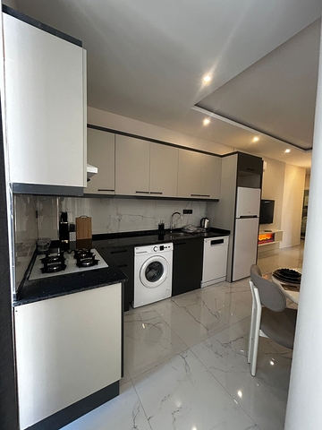 شقة حديثة 1 + 1 للإيجار في وسط ألانيا بالقرب من الشاطئ