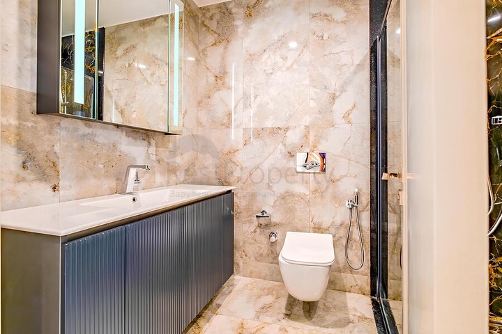 شقة حديثة 2 + 1 في مجمع سكني جديد على البحر في منطقة توركلر