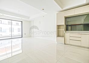 شقة حديثة 2 + 1 في مجمع سكني جديد على البحر في منطقة توركلر