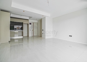 شقة حديثة 2 + 1 في مجمع سكني جديد على البحر في منطقة توركلر