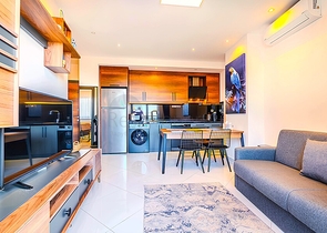 شقة حديثة مع بنية تحتية كاملة في محمودلار