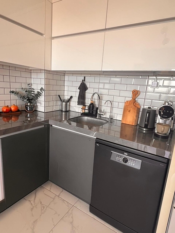 شقة حديثة مع بنية تحتية كاملة في أفسلار