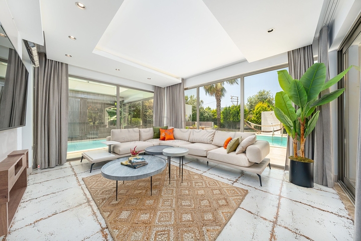 مشروع فيلا 4+1 فريد في منطقة فتحية