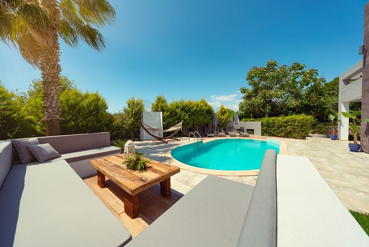 مشروع فيلا 4+1 فريد في منطقة فتحية