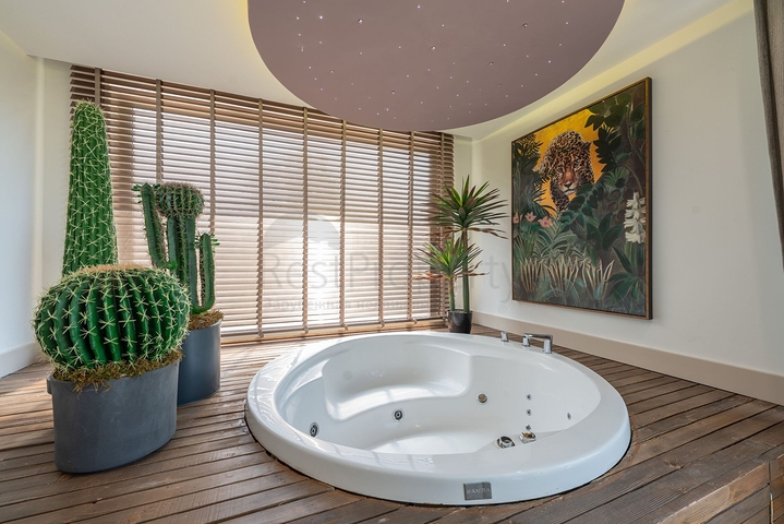 مشروع فيلا 4+1 فريد في منطقة فتحية