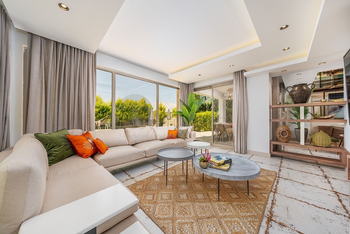 مشروع فيلا 4+1 فريد في منطقة فتحية