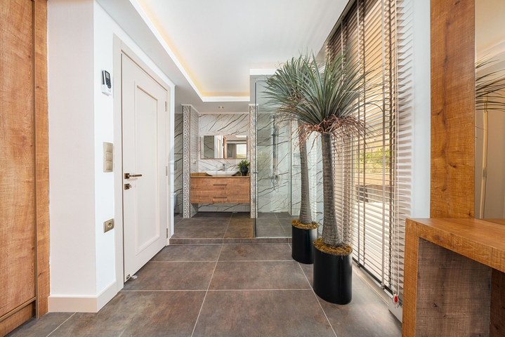 مشروع فيلا 4+1 فريد في منطقة فتحية