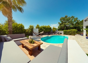 مشروع فيلا 4+1 فريد في منطقة فتحية