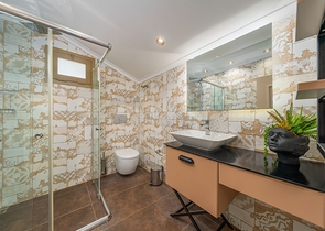 مشروع فيلا 4+1 فريد في منطقة فتحية