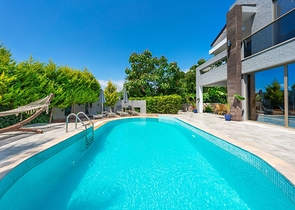 مشروع فيلا 4+1 فريد في منطقة فتحية