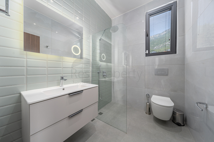 فيلا أنيقة 5 + 1 في منطقة فتحية 