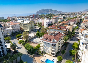 شقة فسيحة 2 + 1 بالقرب من البحر في منطقة خضراء هادئة