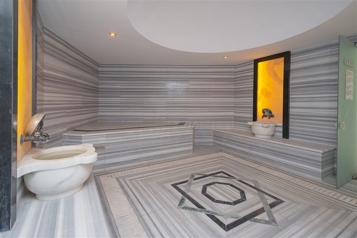 فيلا مع تراس واسع في الجزء الأخضر من منطقة كوناكلي