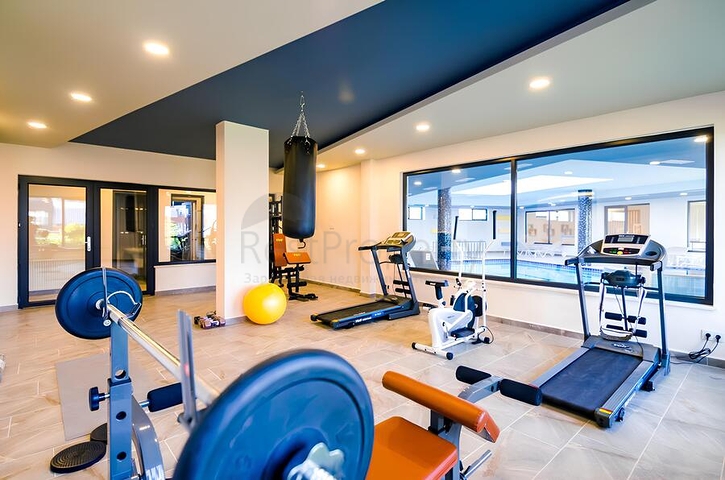 بنتهاوس 6 + 1 مع تراسات في منطقة أوبا