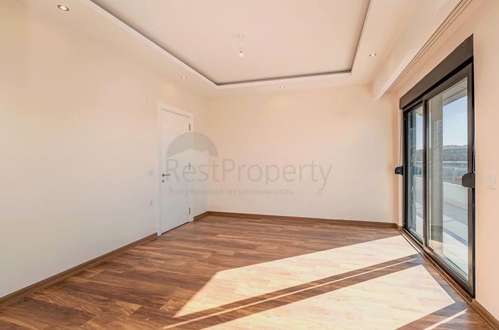 بنتهاوس 6 + 1 مع تراسات في منطقة أوبا