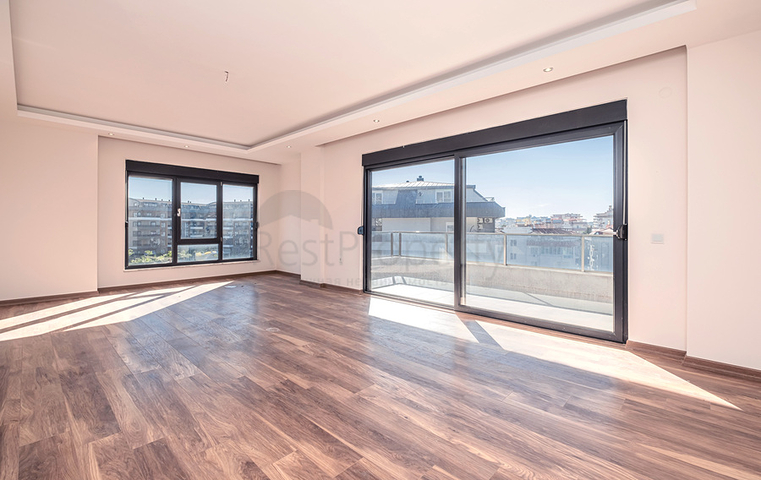 بنتهاوس 6 + 1 مع تراسات في منطقة أوبا