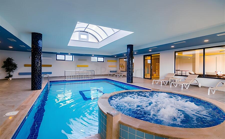 بنتهاوس 6 + 1 مع تراسات في منطقة أوبا