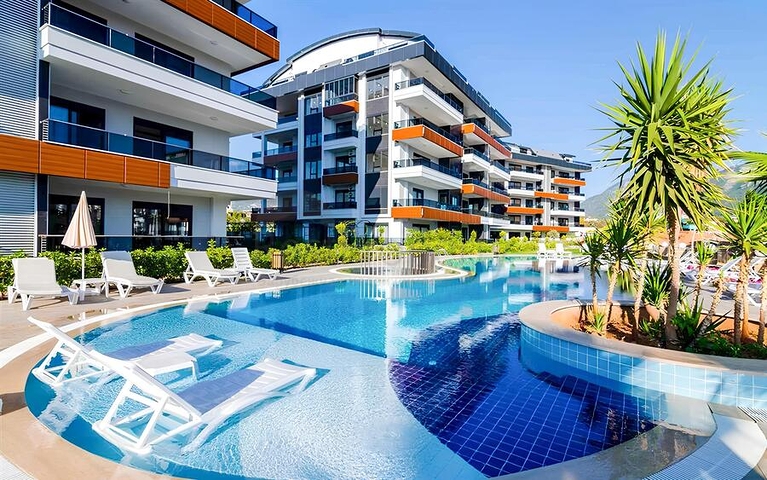 بنتهاوس 6 + 1 مع تراسات في منطقة أوبا