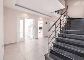 بنتهاوس 6 + 1 مع تراسات في منطقة أوبا