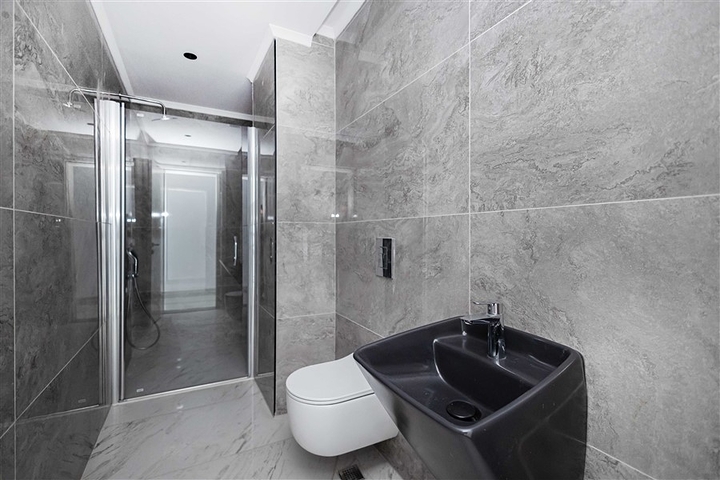 شقة من أربع غرف نوم 4+1 مع تراس وبنية تحتية ممتدة في منطقة كارجيجاك