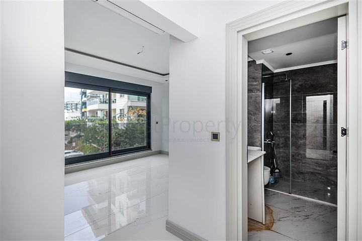 شقة من أربع غرف نوم 4+1 مع تراس وبنية تحتية ممتدة في منطقة كارجيجاك