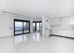 شقة من أربع غرف نوم 4+1 مع تراس وبنية تحتية ممتدة في منطقة كارجيجاك