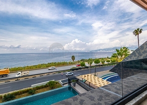 شقة من أربع غرف نوم 4+1 مع تراس وبنية تحتية ممتدة في منطقة كارجيجاك