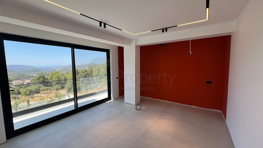 فيلا حديثة منفصلة 4 + 1 مع قطعة أرض كبيرة في فتحية